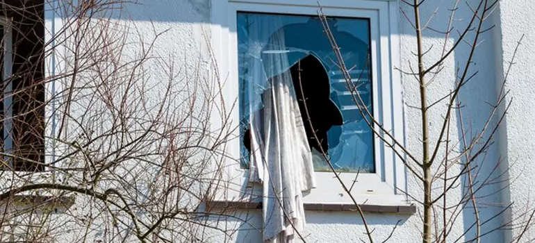 Storm Window Installation Contractors in Hallandale Beach, FL
