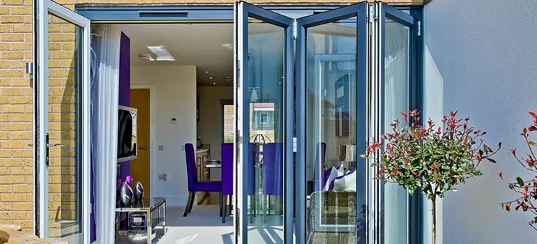 Commercial Door Glass Repair in Hallandale Beach, FL